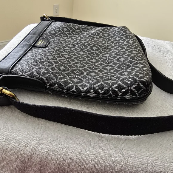 Fossil Black and Gray Crossbody Bag - Picture 7 of 14